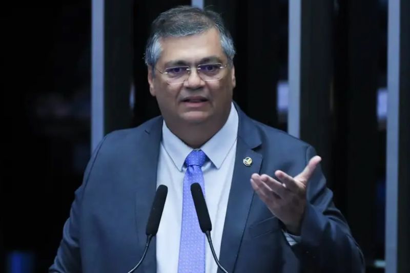 Flavio Dino toma posse no cargo de ministro do STF