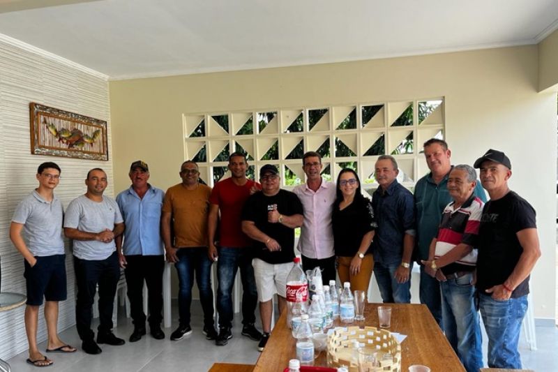 Prefeito de Pariconha mostra força e união em encontro com vereadores e outras lideranças