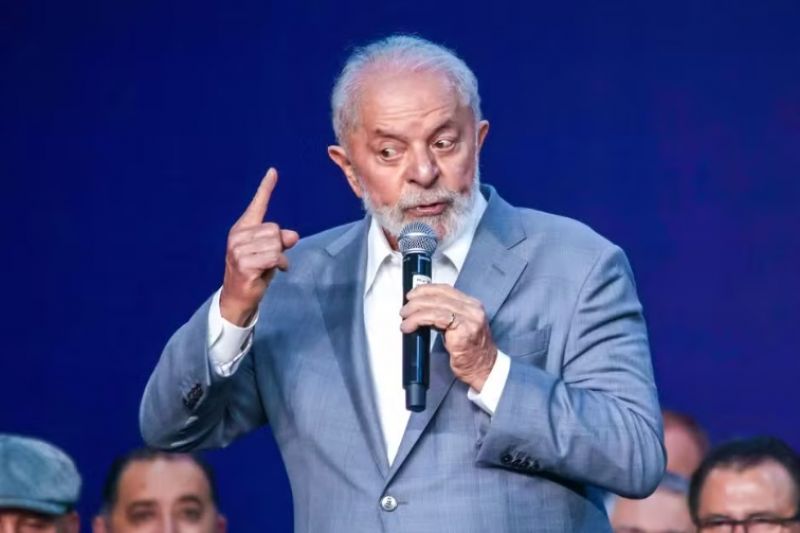 Aprovação do trabalho de Lula cai e fica em 51%