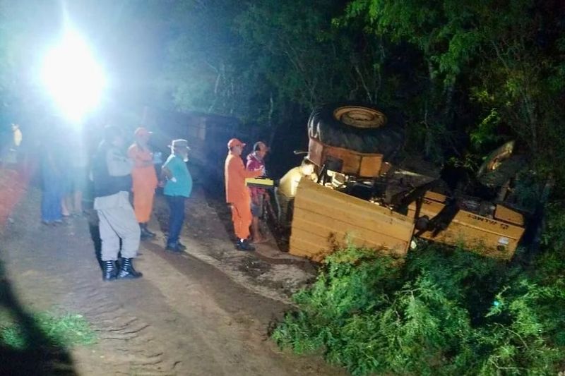 Homem morre depois de trator que conduzia tombar e cair por cima dele em Canapi