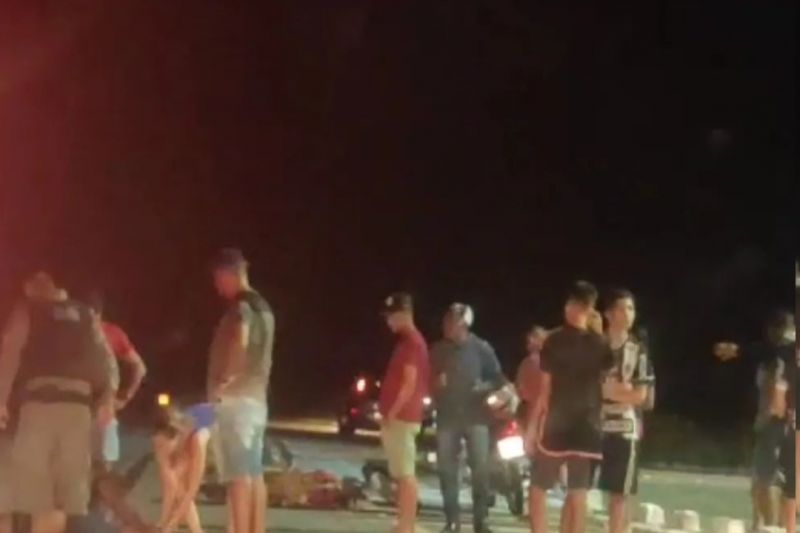 Homem fica ferido após colidir moto que conduzia com veículo de passeio em Major Izidoro