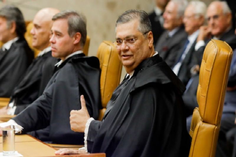 Advogado pede suspeição de Dino em casos do 8 de Janeiro