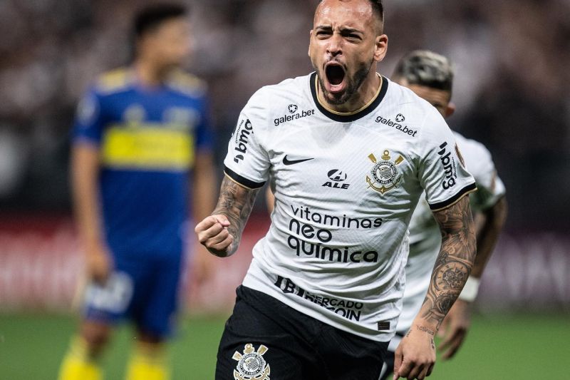 Maycon Escolhe lealdade ao Corinthians em decisão pessoal e familiar