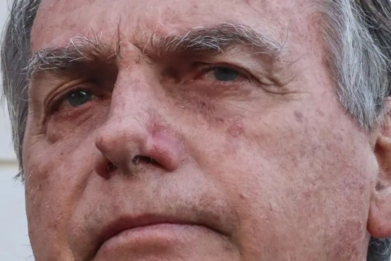 Bolsonaro deu a ordem para fraudar cartão de vacina, diz PF