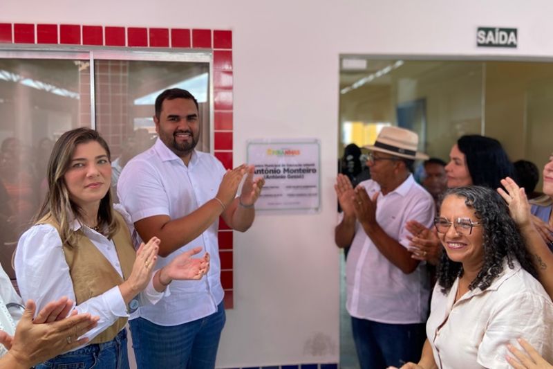 Tiago Freitas inicia semana com inauguração de CMEI Antônio Gessé em Piranhas