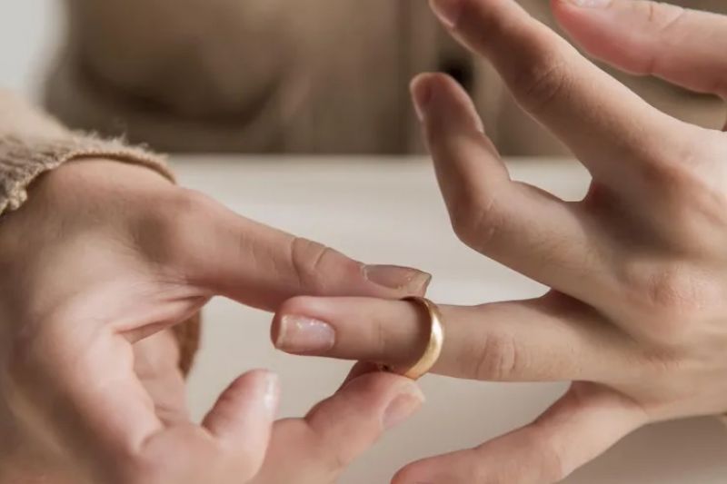 Brasileiros estão se divorciando mais, e tempo do casamento diminui