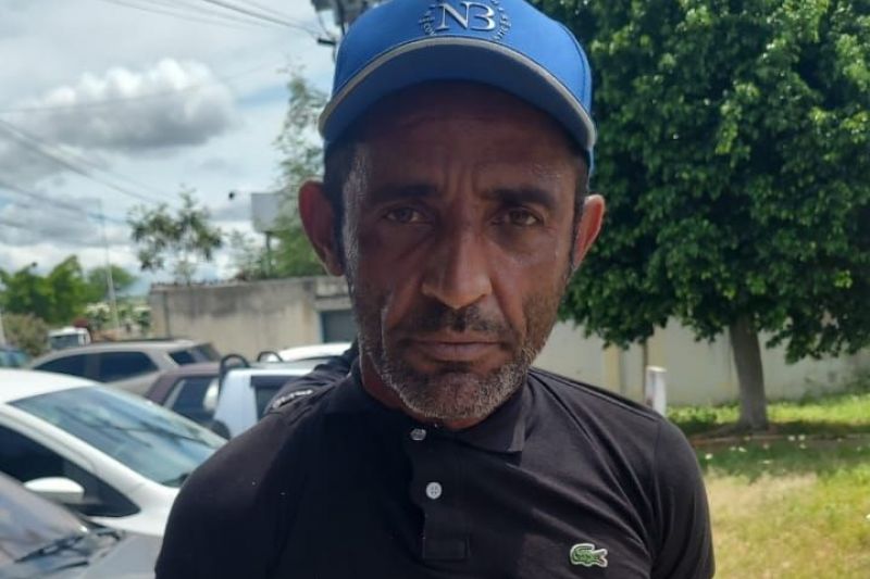 Homem é preso depois de se passar por cliente e furtar peças de roupa em Delmiro Gouveia