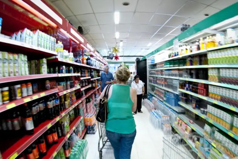Planos de saúde, tomate e cebola influenciam inflação de março