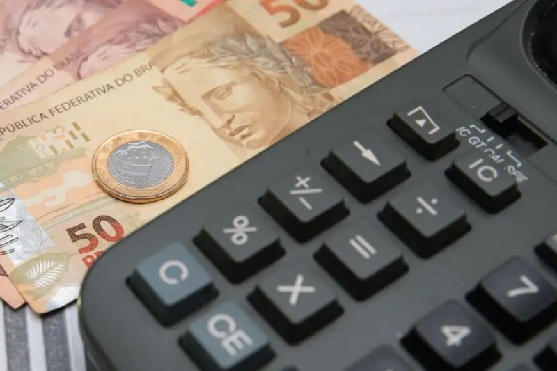 Senado aprova isenção de IR para quem ganha até dois salários mínimo