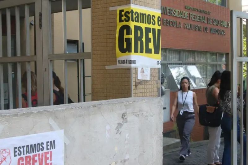Governo propõe a servidores da educação reajuste de 9% em 2025