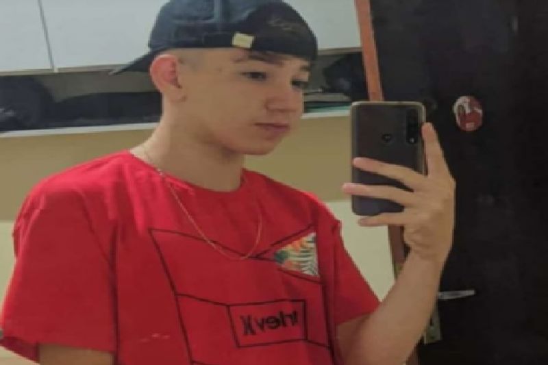 Batida entre moto e caminhonete resulta na morte de uma pessoa em Olho D'água das Flores