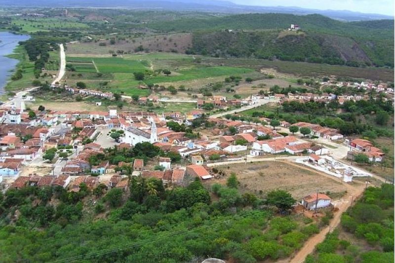 Homem é preso suspeito de agredir esposa em via pública em Belo Monte