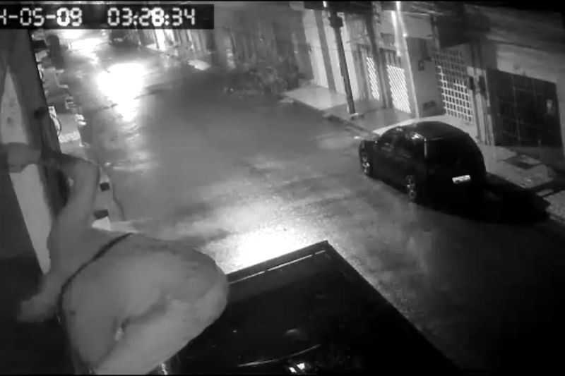 Ladrão corta a mão e deixa rastro de sangue após furto a residência em Delmiro Gouveia