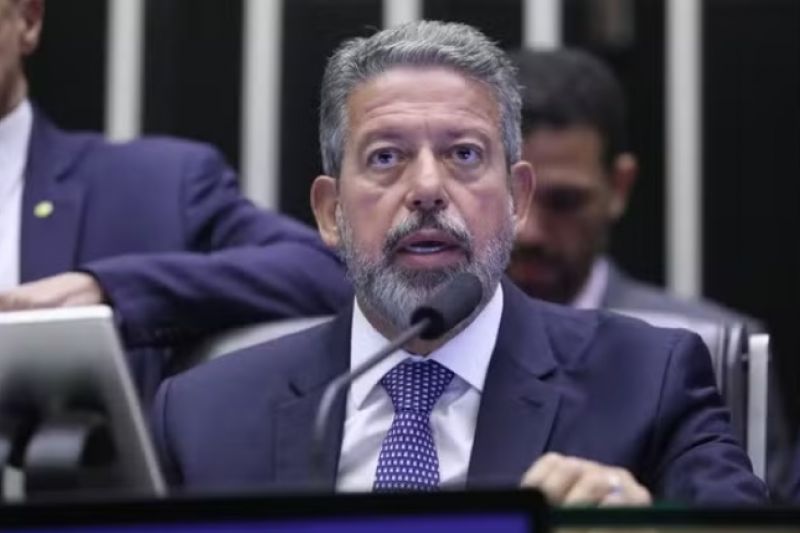 Arthur Lira irá adotar rito sumário para acelerar projeto que suspende dívida do RS