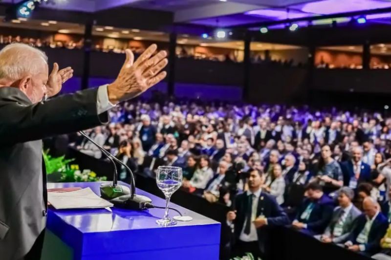 Lula anuncia medidas para aliviar cofres de prefeituras