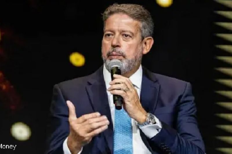 Arthur Lira quer acelerar projeto que proíbe delação de presos e criminaliza divulgação