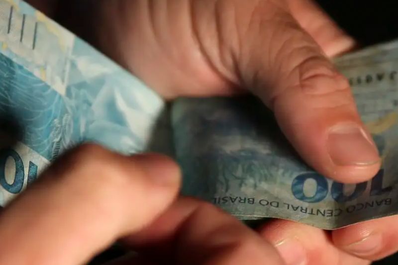 Brasileiros ainda não sacaram R$ 8,16 bi de valores a receber