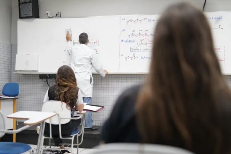 Senado aprova reformulação do ensino médio