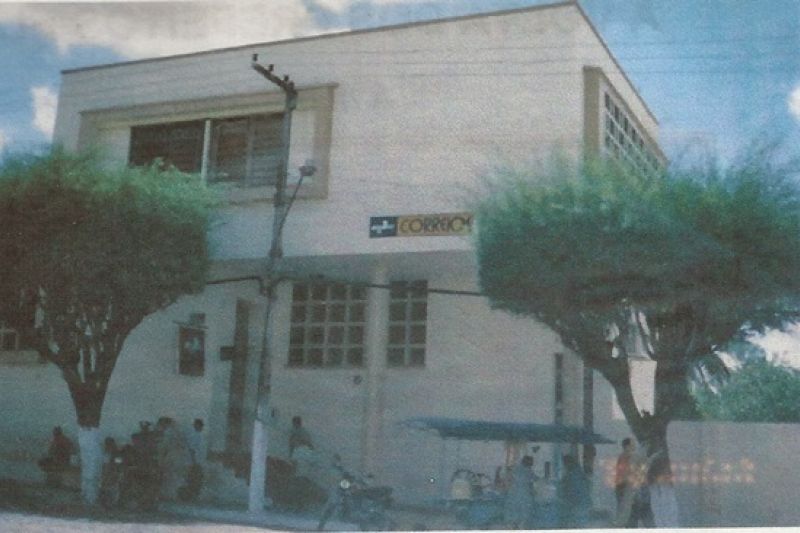 Vândalos danificam agência dos Correios em Santana do Ipanema