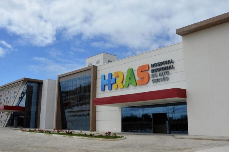 Jovem esfaqueado em Olho D’água do Casado dá entrada em hospital de Delmiro Gouveia