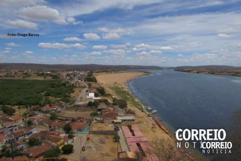 Homem com sinais de embriaguez é preso suspeito de ameaçar matar família em Pão de Açúcar