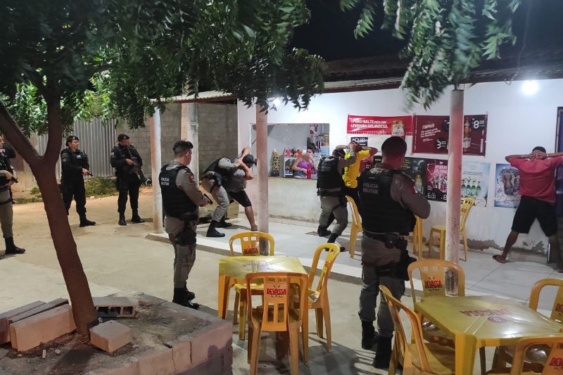 Polícia Militar realiza operação em todos os bairros de Delmiro Gouveia
