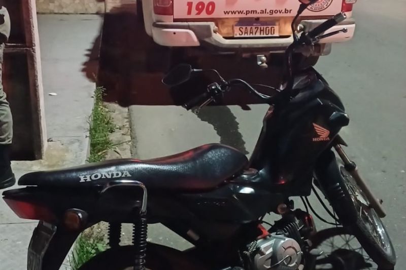 Motociclista faz manobras perigosas e é abordado pela polícia em Delmiro Gouveia