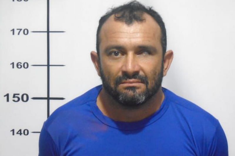 “Cego” é pressionado por cerco policial e se entrega à polícia em Delmiro Gouveia