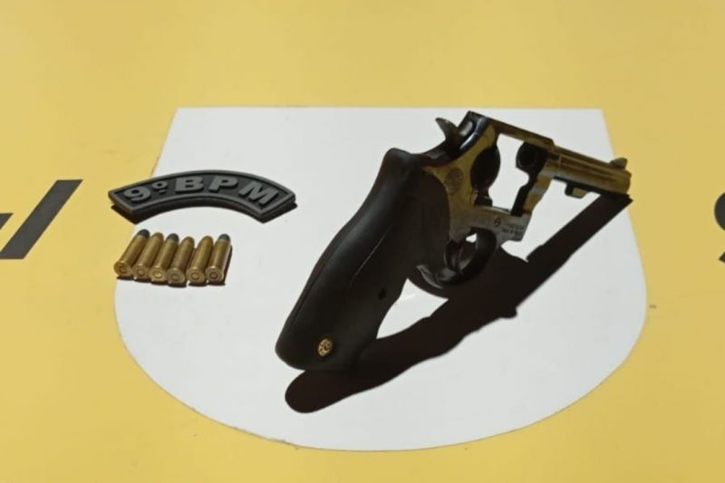 Homem é preso em flagrante com arma de fogo e munições em Delmiro Gouveia