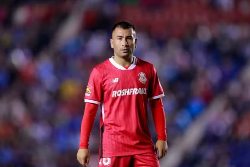 Vasco avança pela contratação de atacante do Toluca