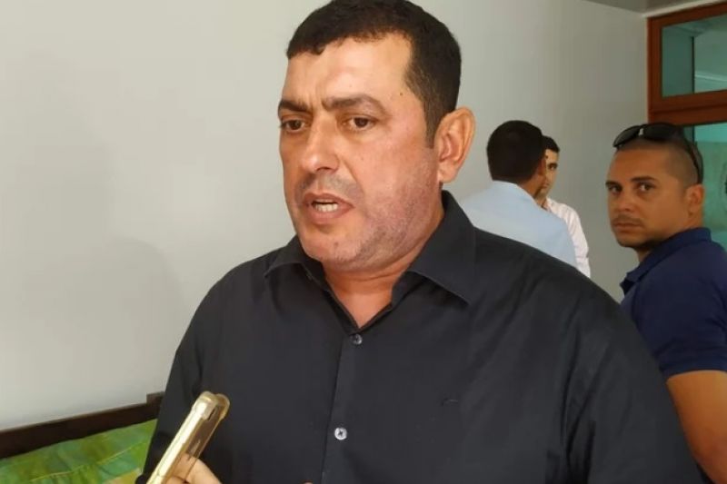 Candidato acusa prefeito de empreguismo e rachadinha de salários de contratados em Batalha