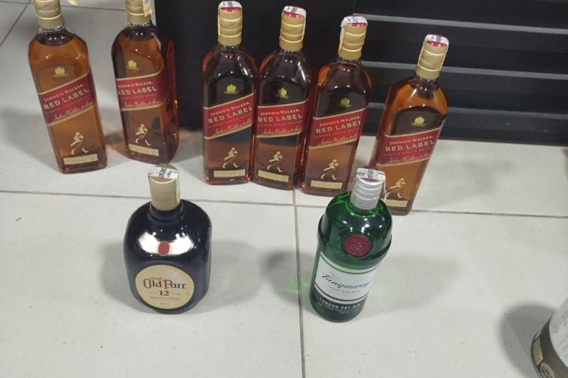 Criminosos são presos suspeitos de furtarem estabelecimento comercial em Delmiro Gouveia