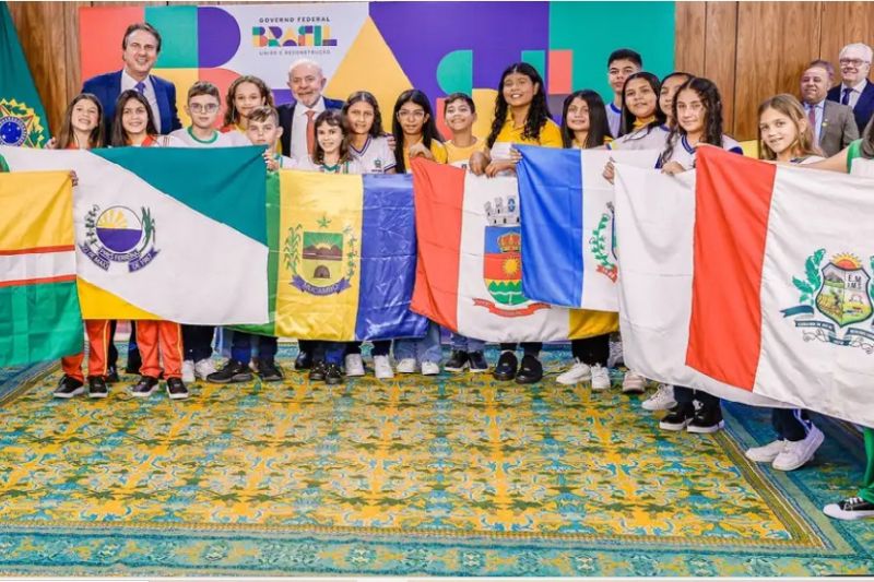 Ações das escolas com nota 10 no Ideb devem ser replicadas, diz Lula