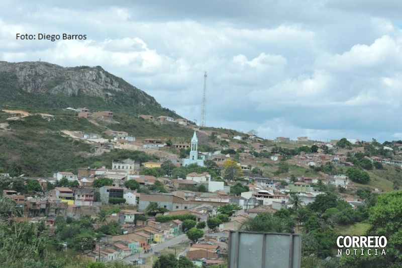 Jovem é detido suspeito de tentar matar pai e esfaquear a mãe em Mata Grande