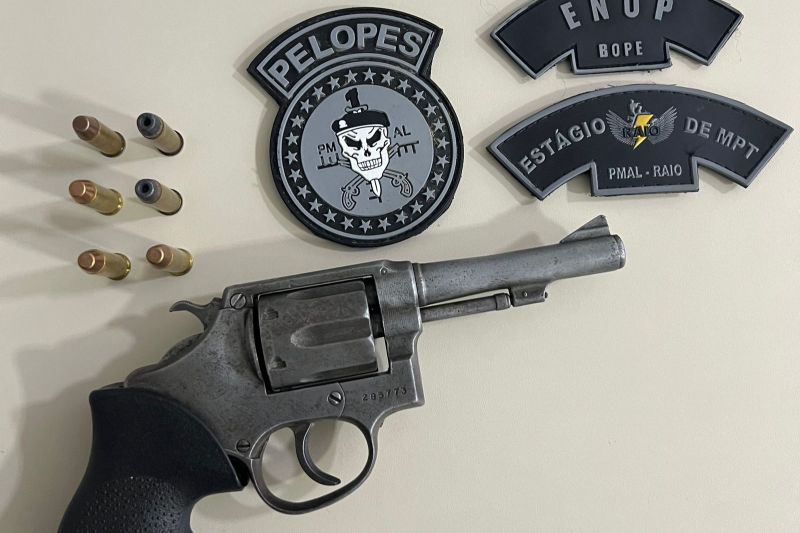 Polícia prende homem com revólver durante festa de vaquejada em Delmiro Gouveia