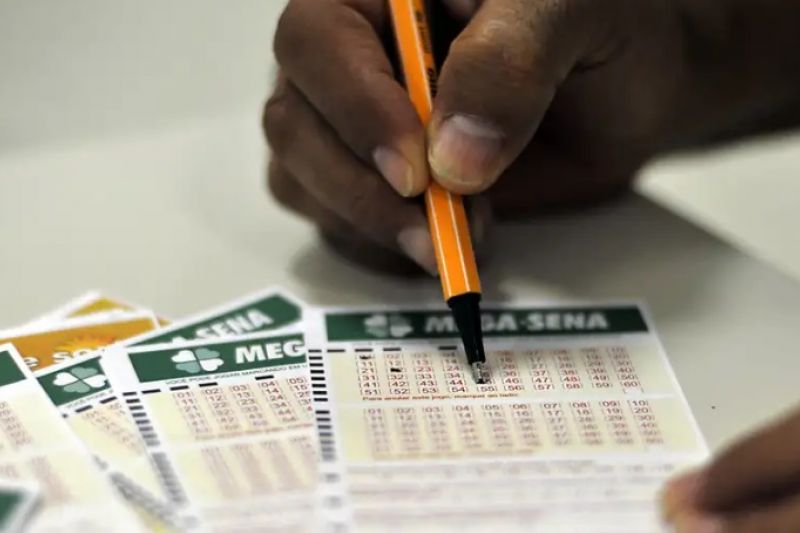 Sem ganhadores, Mega-Sena acumula e prêmio vai para R$ 14 milhões