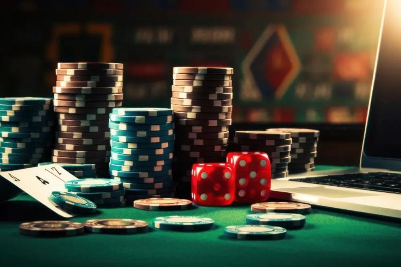 Entenda como jogar poker online grátis e ganhar dinheiro