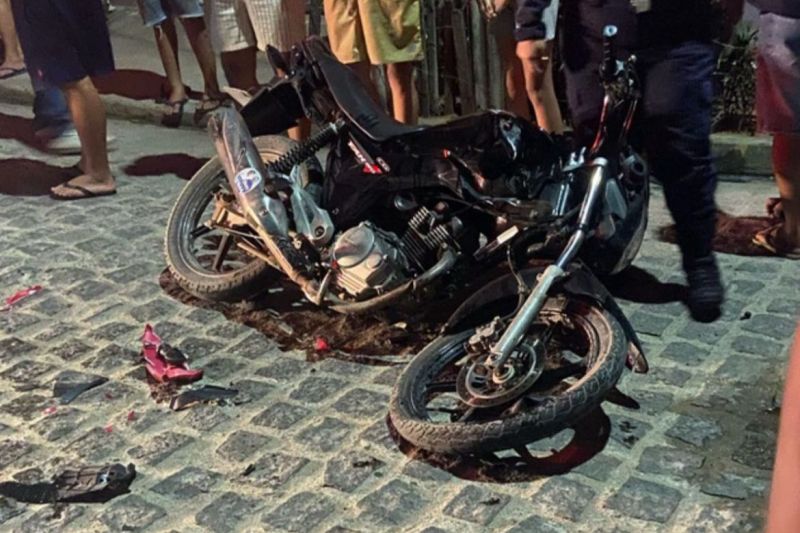 Batida entre motos resulta na morte de uma pessoa e deixa outras duas feridas em Inhapi