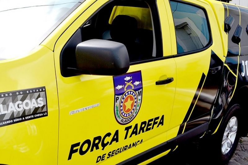 Filho armado com facão é preso suspeito de invadir casa da mãe e ameaçá-la em Delmiro