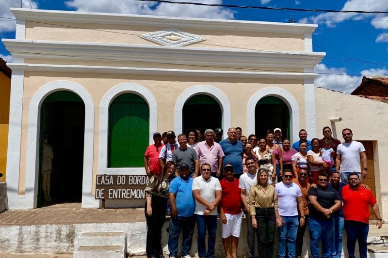 Tiago Freitas e Inácio Loiola celebram importantes conquistas culturais em Entremontes