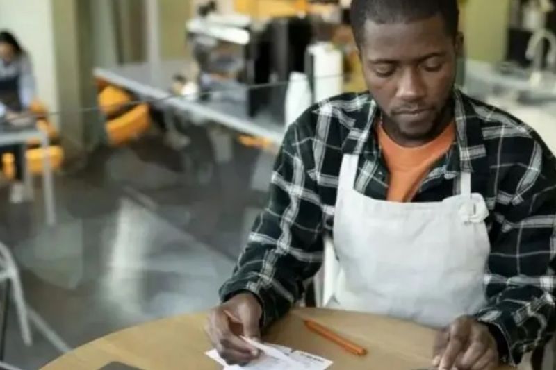 Datafolha: 58% dos pretos dizem ser vistos com desconfiança em comércios