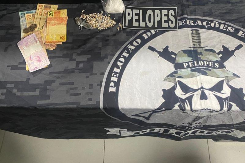 Três pessoas são presas suspeitas de associação ao tráfico de drogas em Delmiro Gouveia