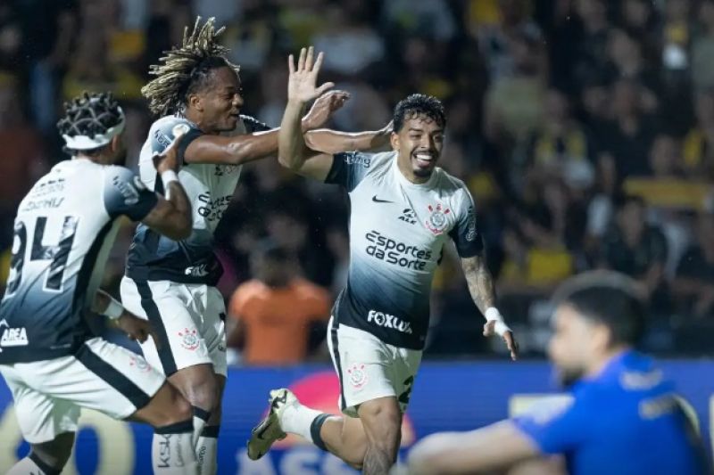 Bahia e Corinthians pressionam Cruzeiro em disputa por Libertadores