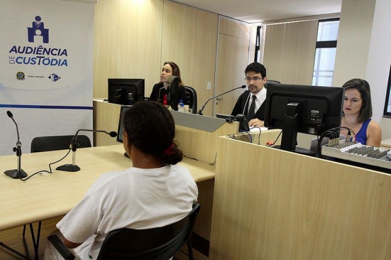 Câmara aprova limitação de hipóteses para liberação de presos em audiência de custódia