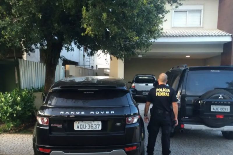 Operação cumpre mandados contra vereadora em Teresina