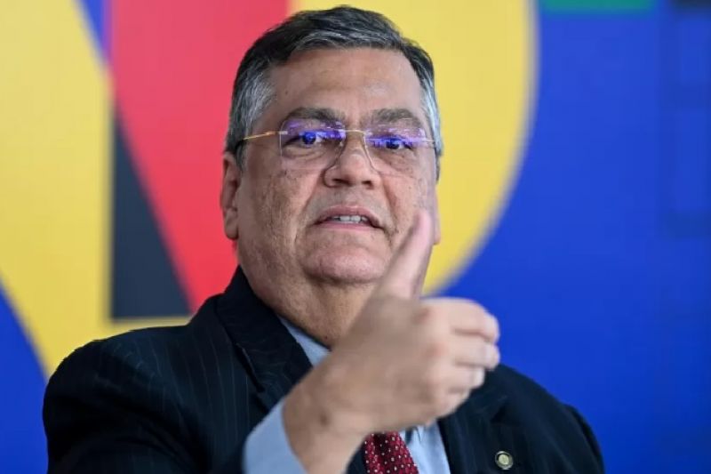 Dino determina suspensão de pagamento de emendas e abertura de investigação da PF