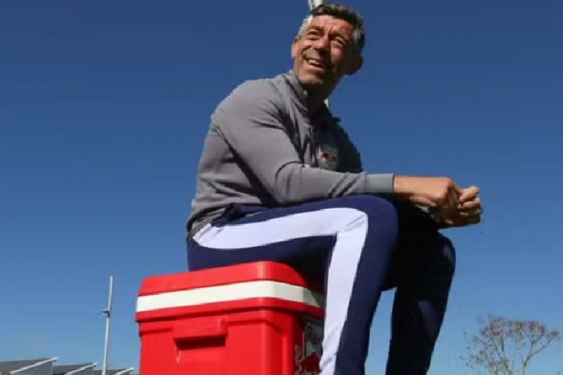 Santos fecha com Caixinha, Grêmio agora mira argentino