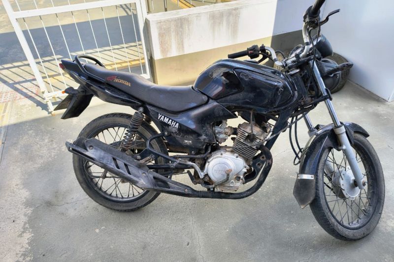 Polícia Militar recupera moto furtada e conduz suspeita de receptação em Delmiro Gouveia