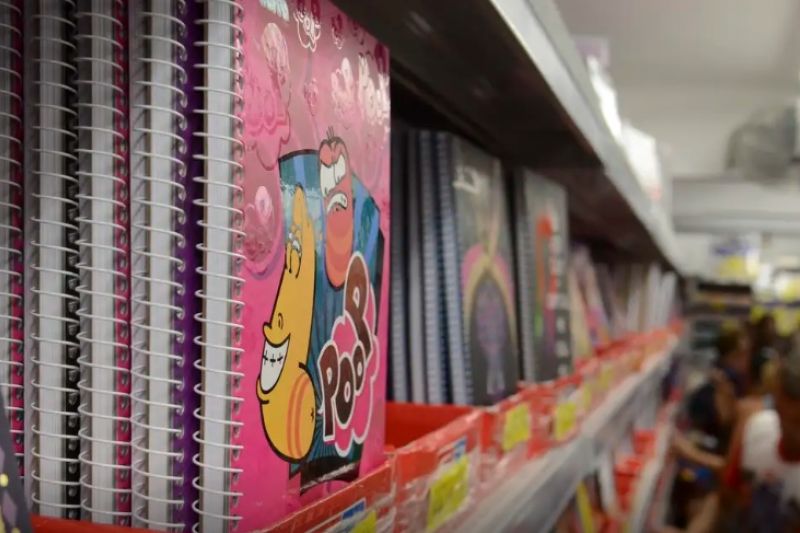 Gastos com material escolar impactam orçamento de 85% das famílias