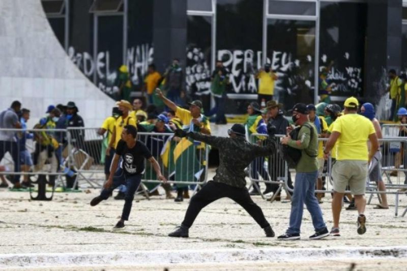 8 de janeiro 2 anos do 8/1: ato de Lula hoje terá abraço pela democracia